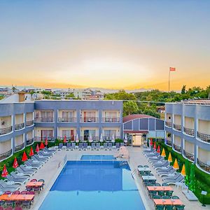 Sayanora Hotel